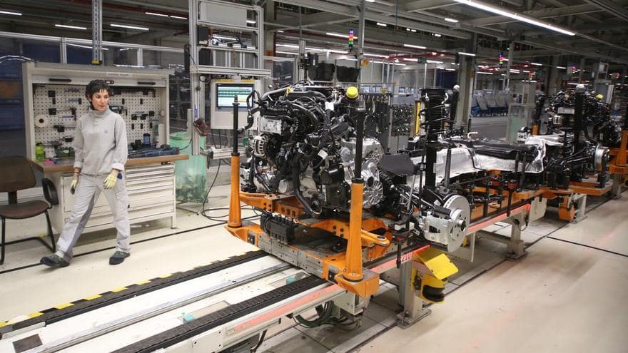 Cadena de montaje de VW Navarra y robots autónomos